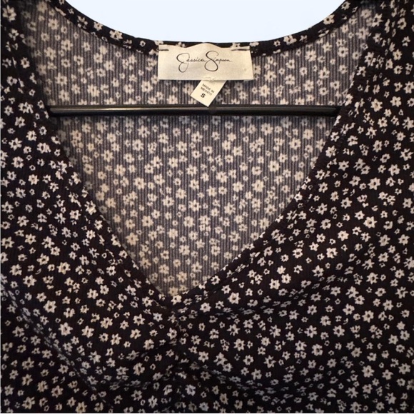 Jessica Simpson Black and white  ditsy floral middle cutout Midi Dress size S - Picture 5 of 5